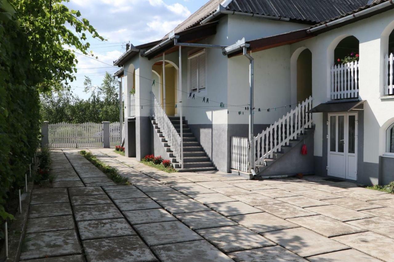 Садиба Анна - Термальні Води Косино Zapson 外观 照片